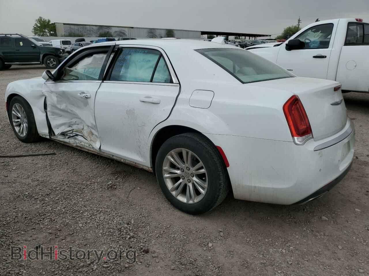 2016 CHRYSLER 300 - VIN: 2C3CCAAG5GH233985 - Фото 2