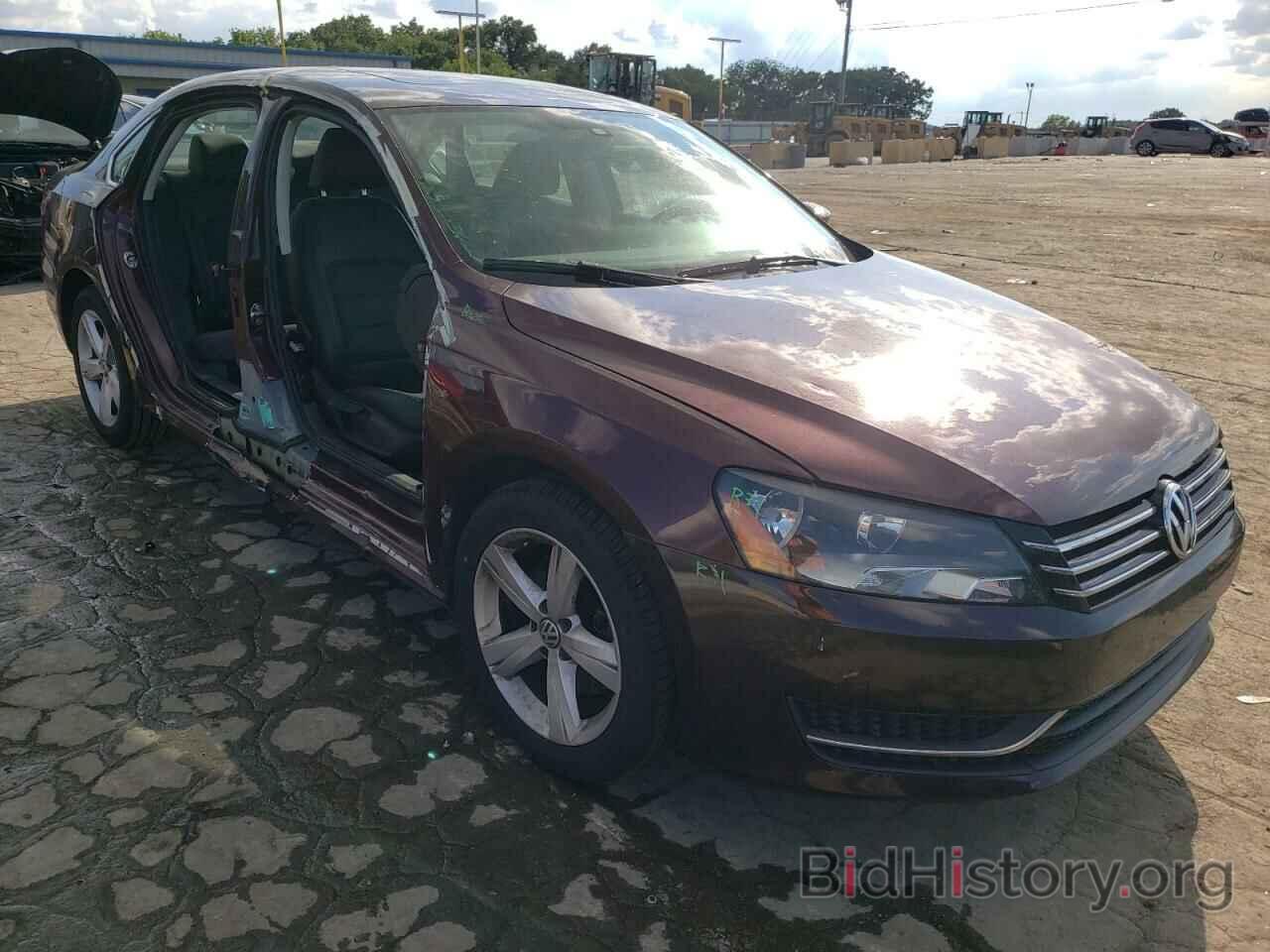 Photo 1VWBP7A35DC053445 - VOLKSWAGEN PASSAT 2013