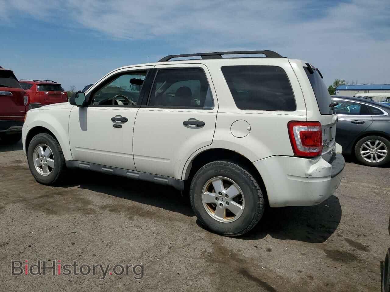 2011 FORD ESCAPE - VIN: 1FMCU0DG1BKC01689 - Фото 2