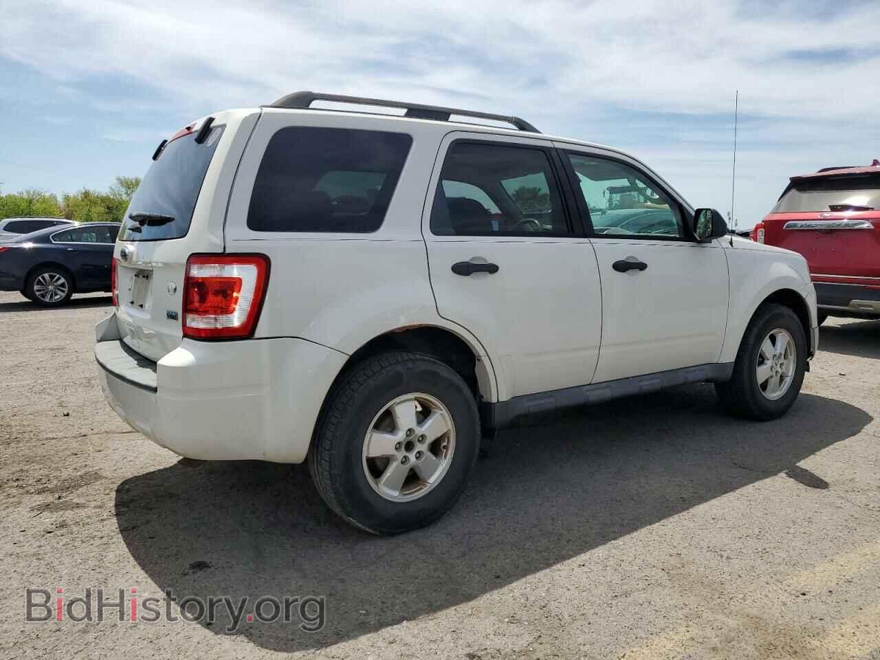 2011 FORD ESCAPE - VIN: 1FMCU0DG1BKC01689 - Фото 3