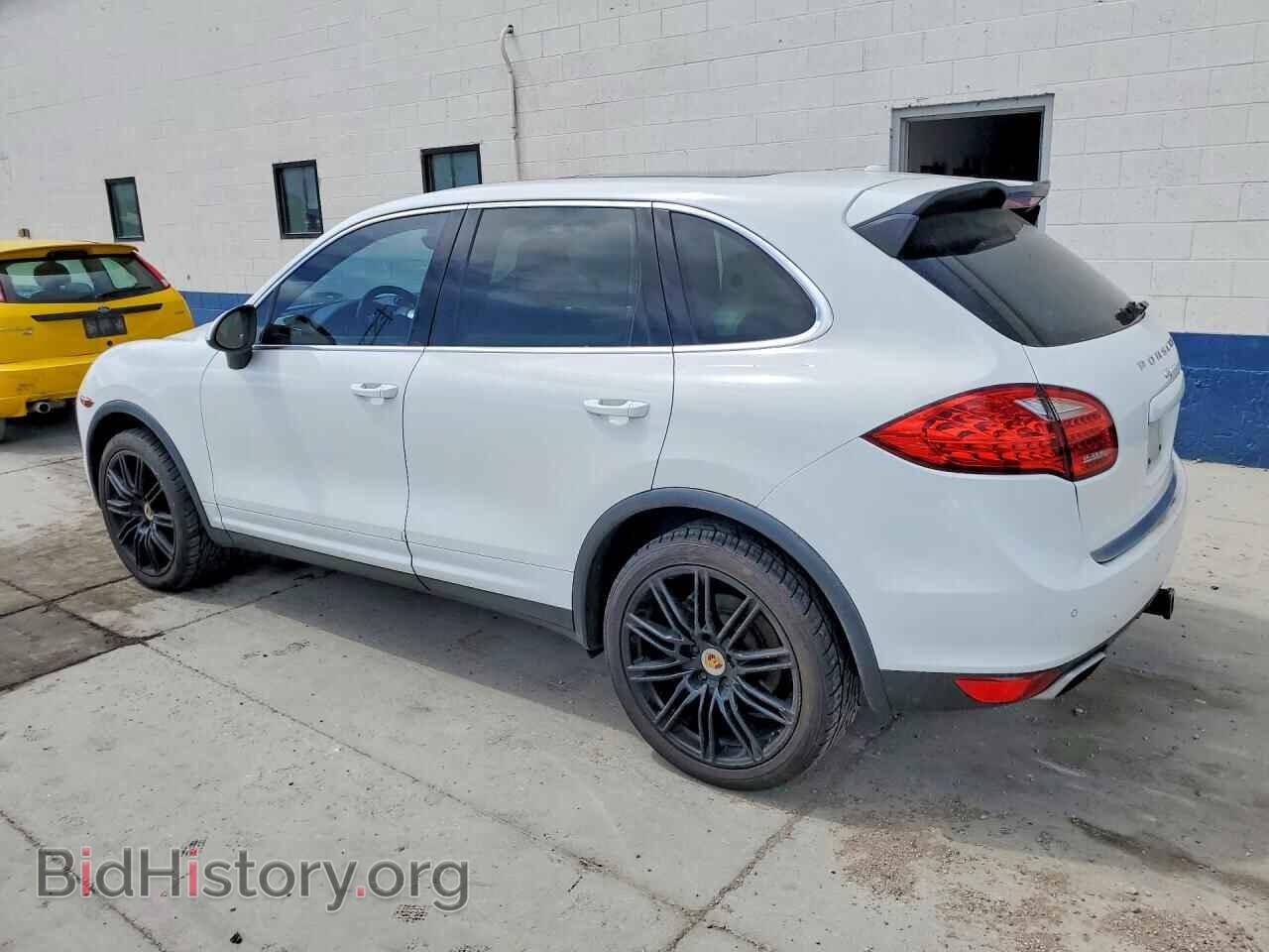 2013 PORSCHE CAYENNE - VIN: WP1AA2A26DLA00021 - Photo 2
