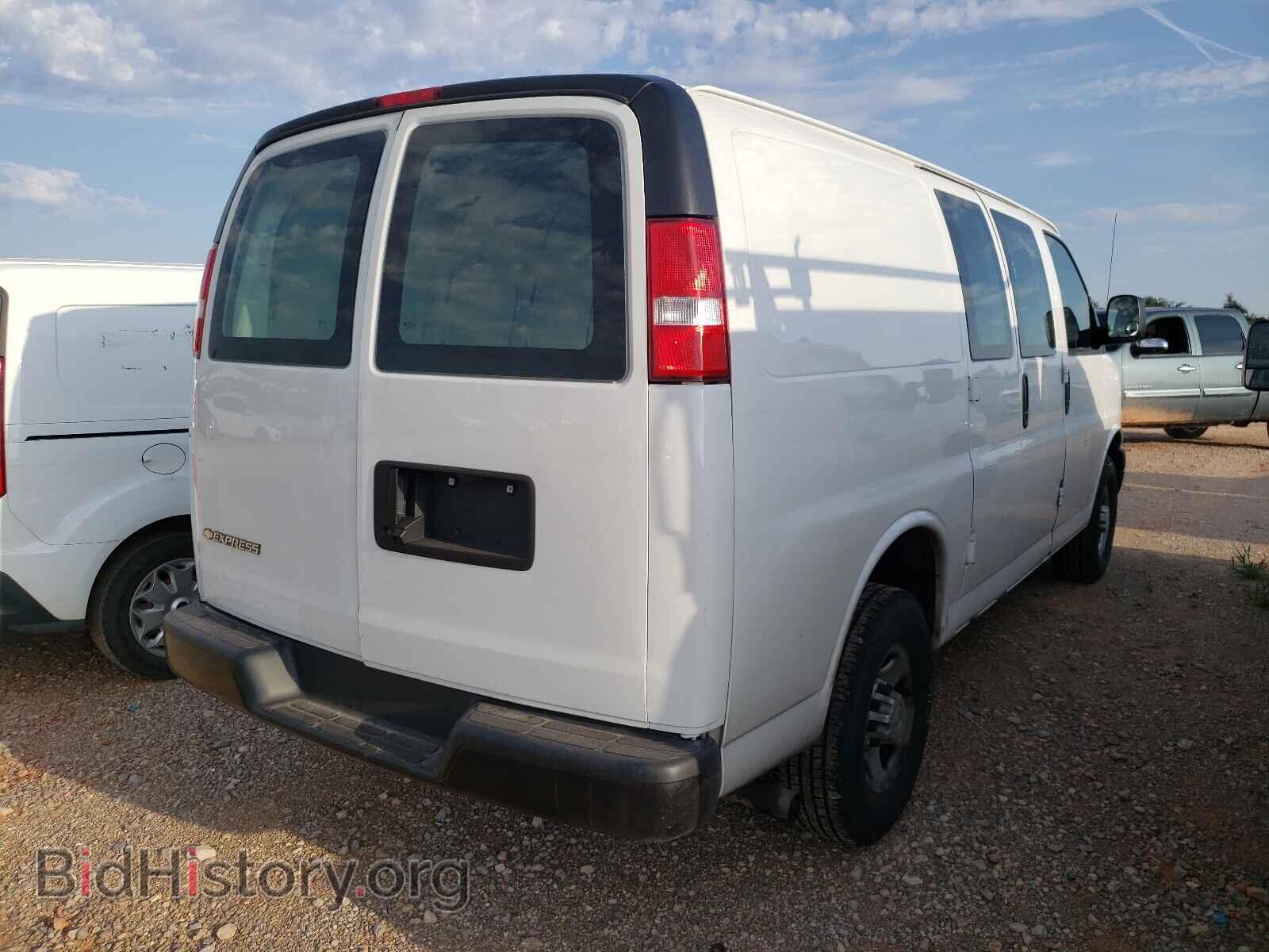 2019 CHEVROLET EXPRESS - VIN: 1GCWGAFP5K1363553 - Фото 4