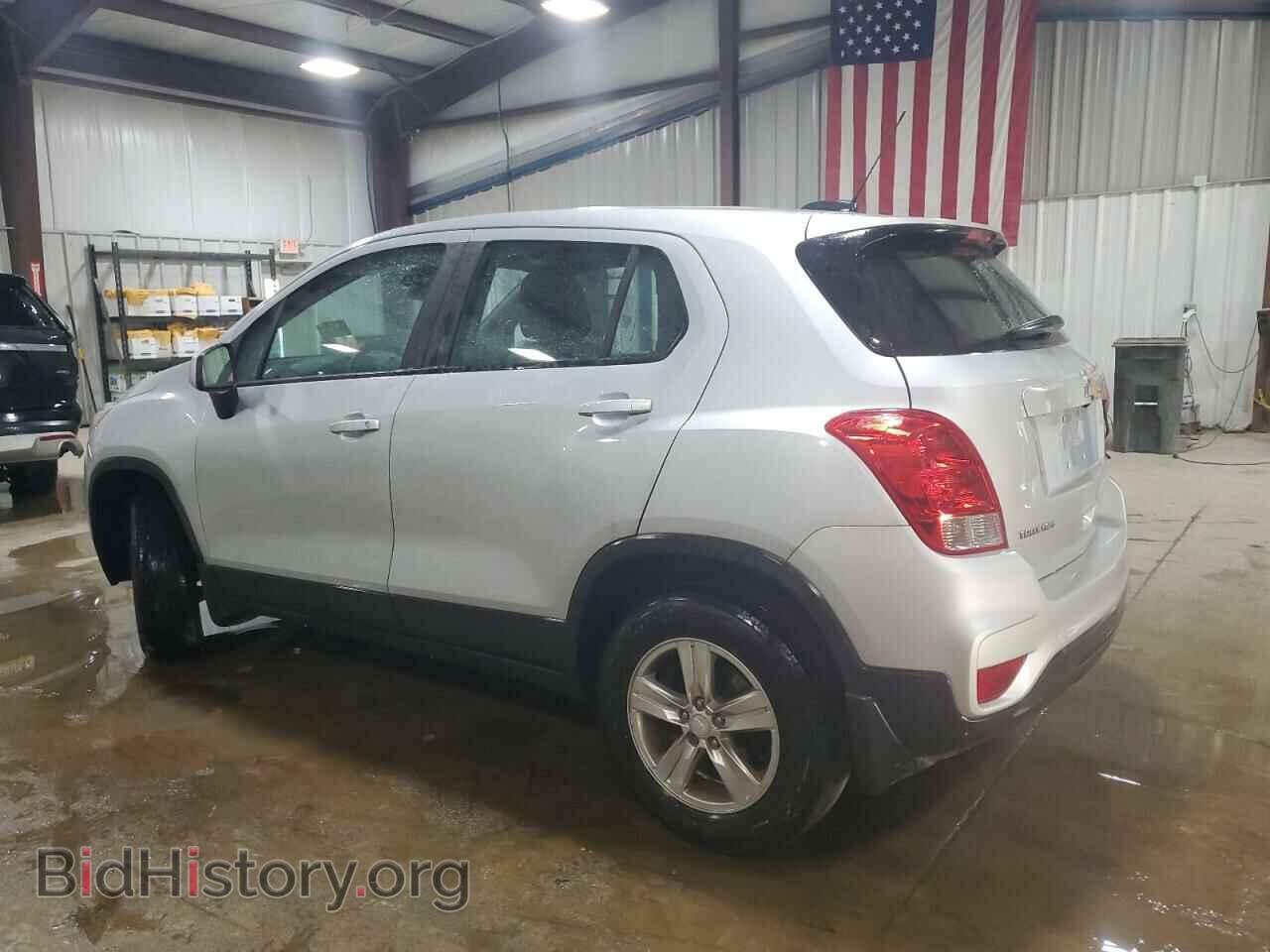 2017 CHEVROLET TRAX - VIN: 3GNCJNSB1HL275002 - Фото 2