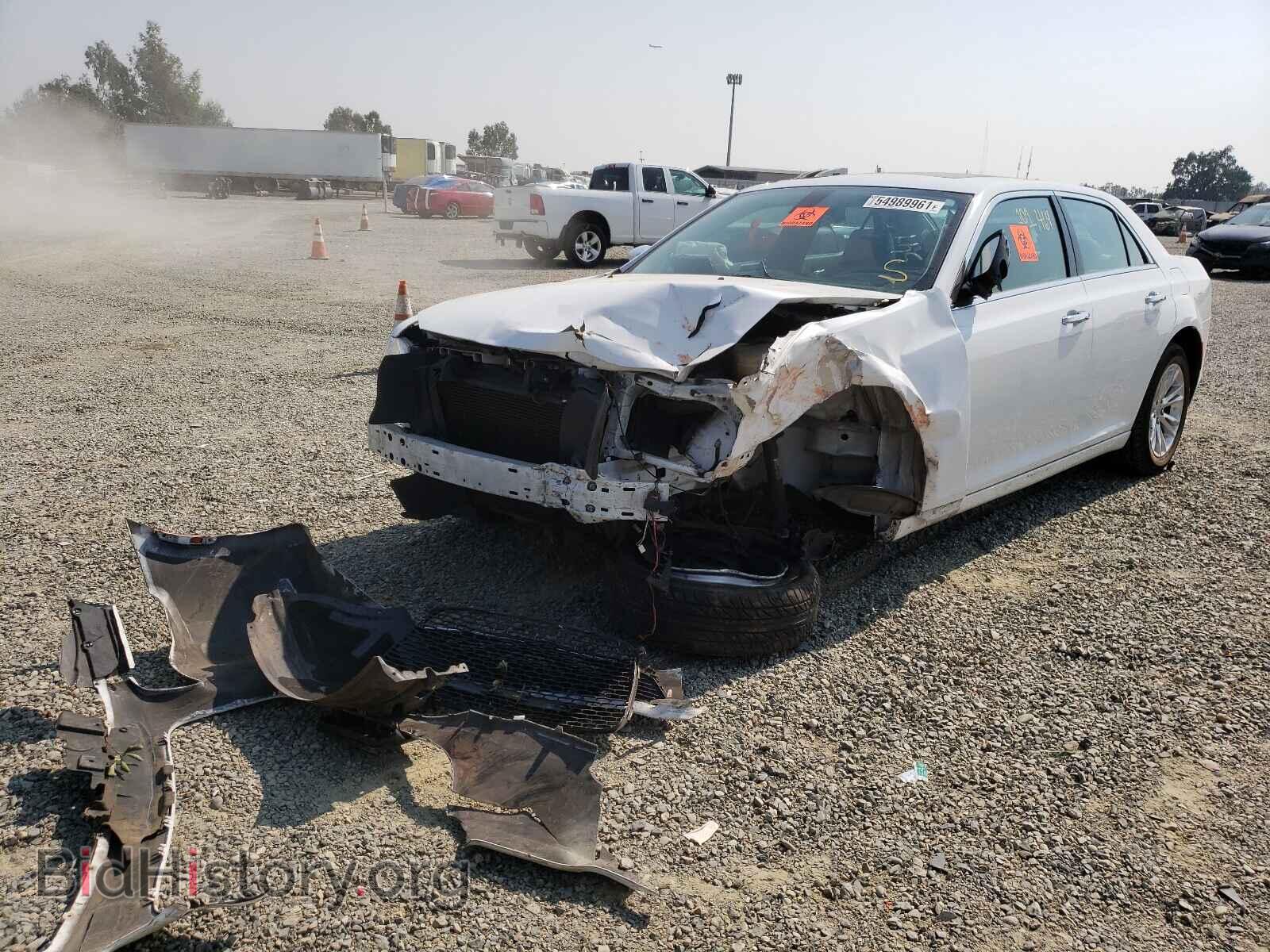 2017 CHRYSLER 300 - VIN: 2C3CCAEG4HH580008 - Фото 2