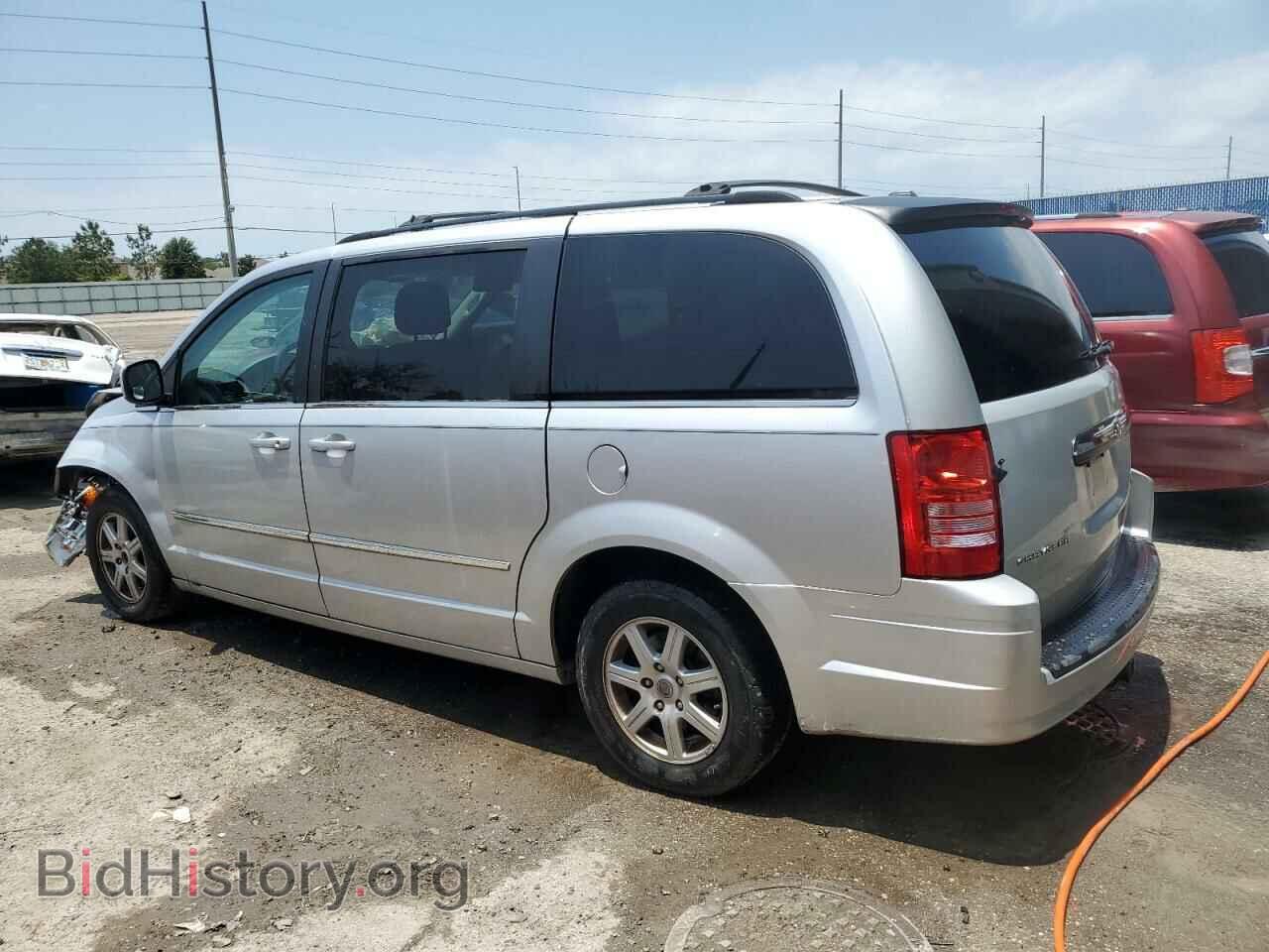 2010 CHRYSLER MINIVAN - VIN: 2A4RR8D16AR320620 - Photo 2