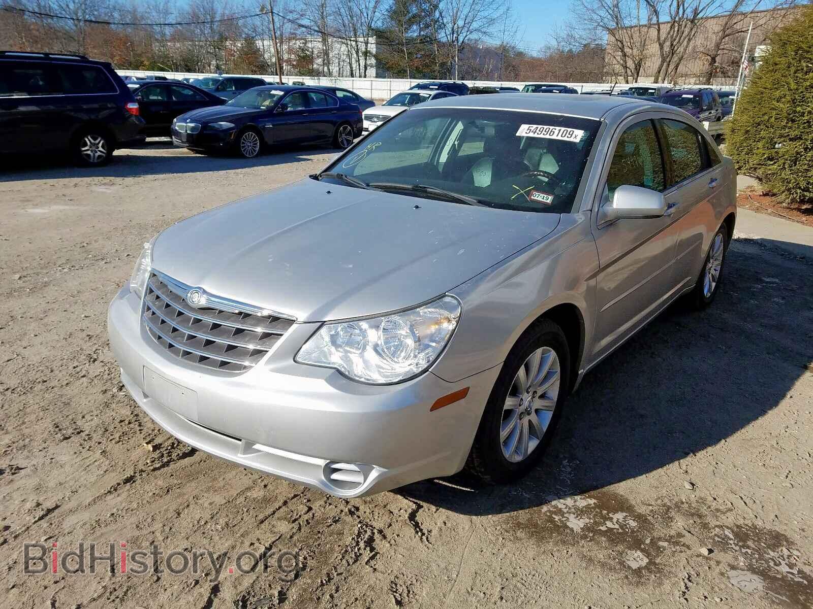 2010 CHRYSLER SEBRING - VIN: 1C3CC5FD3AN194835 - Фото 2