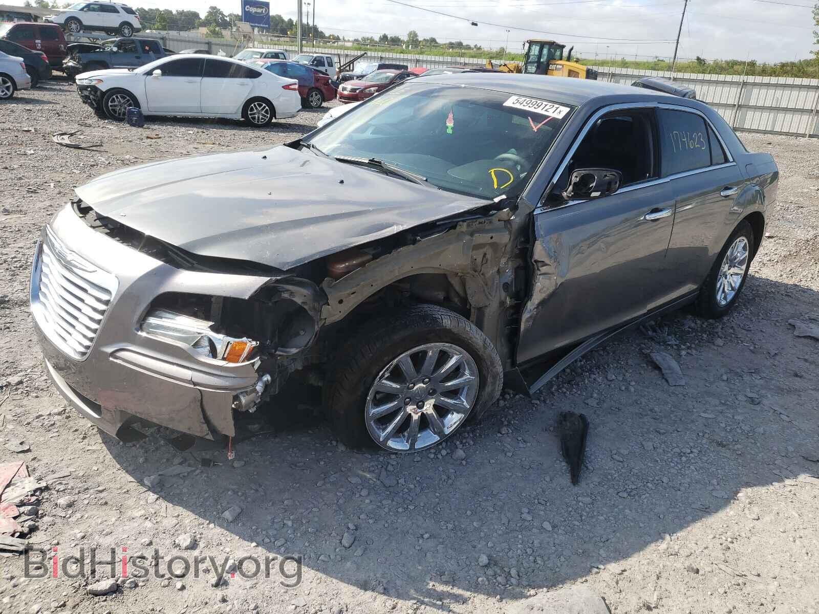 2011 CHRYSLER 300 - VIN: 2C3CA5CG0BH582555 - Фото 2