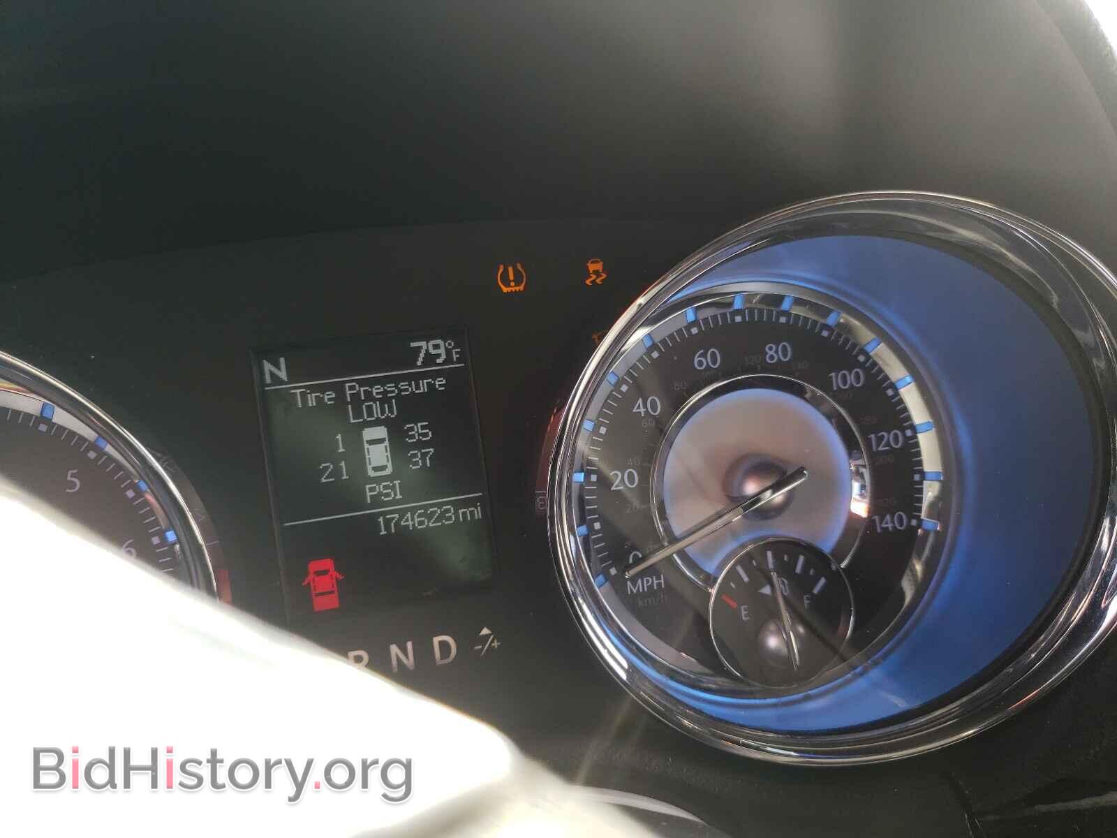 2011 CHRYSLER 300 - VIN: 2C3CA5CG0BH582555 - Фото 8