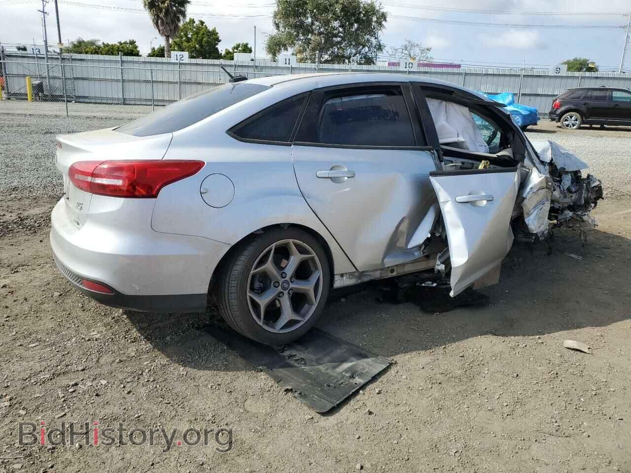 2018 FORD FOCUS - VIN: 1FADP3FE1JL223865 - Фото 3