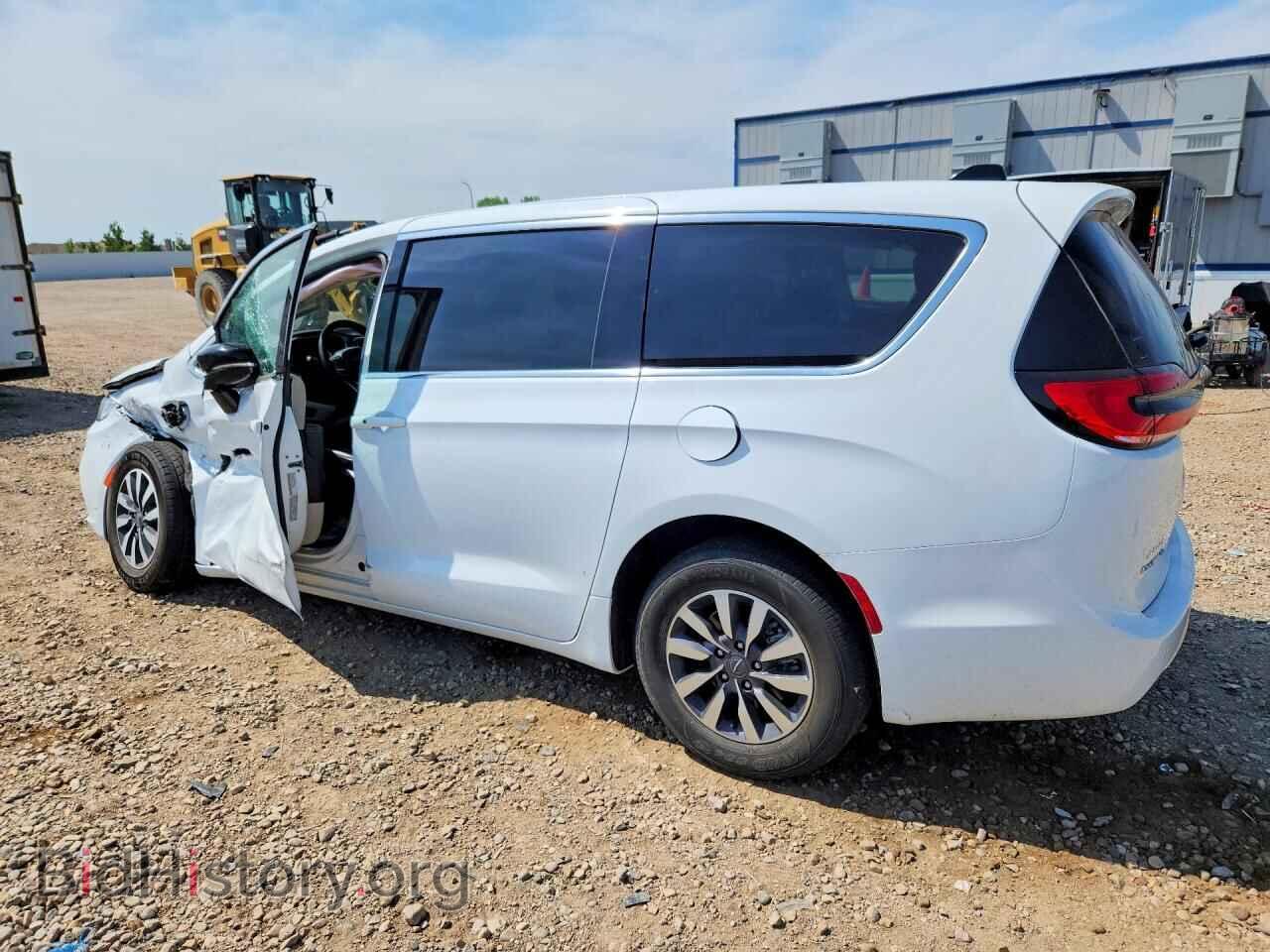 2024 CHRYSLER PACIFICA - VIN: 2C4RC1S73RR118285 - Фото 2