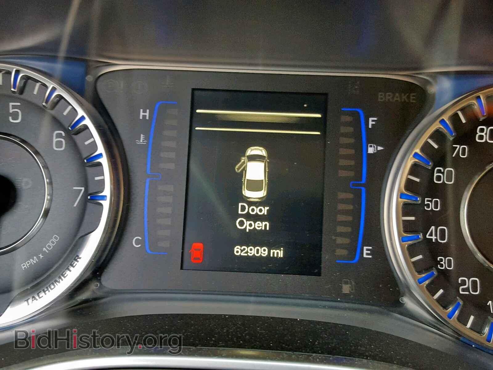 2015 CHRYSLER 200 - VIN: 1C3CCCAB0FN640165 - Фото 8