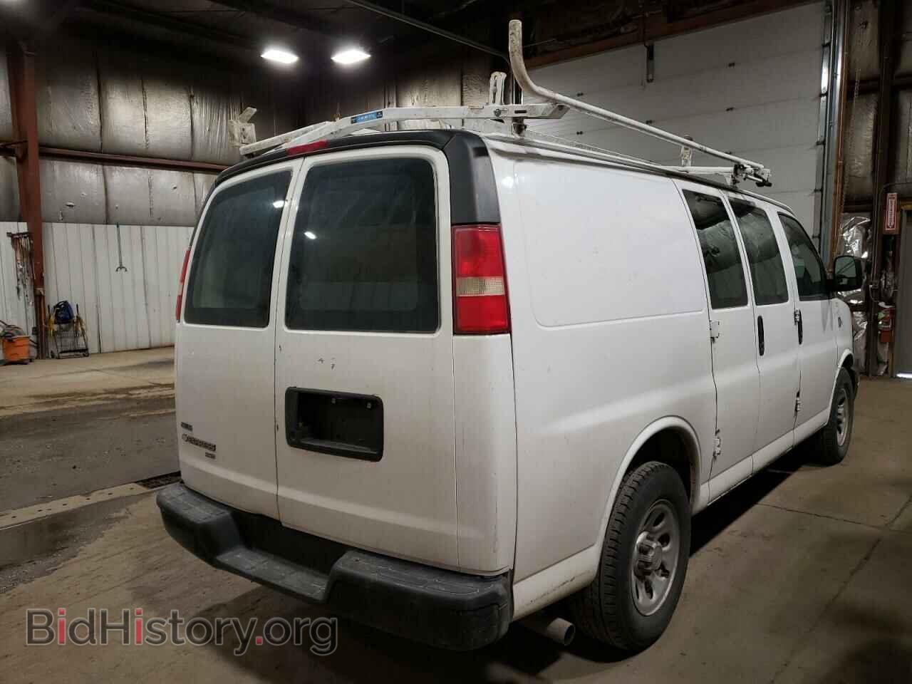 2010 CHEVROLET EXPRESS - VIN: 1GCUHAD45A1175496 - Фото 3