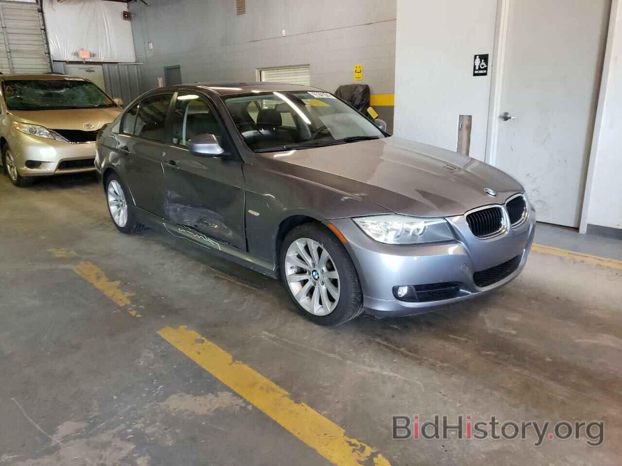 Photo WBAPH7C53BA802494 - BMW 3 SERIES 2011