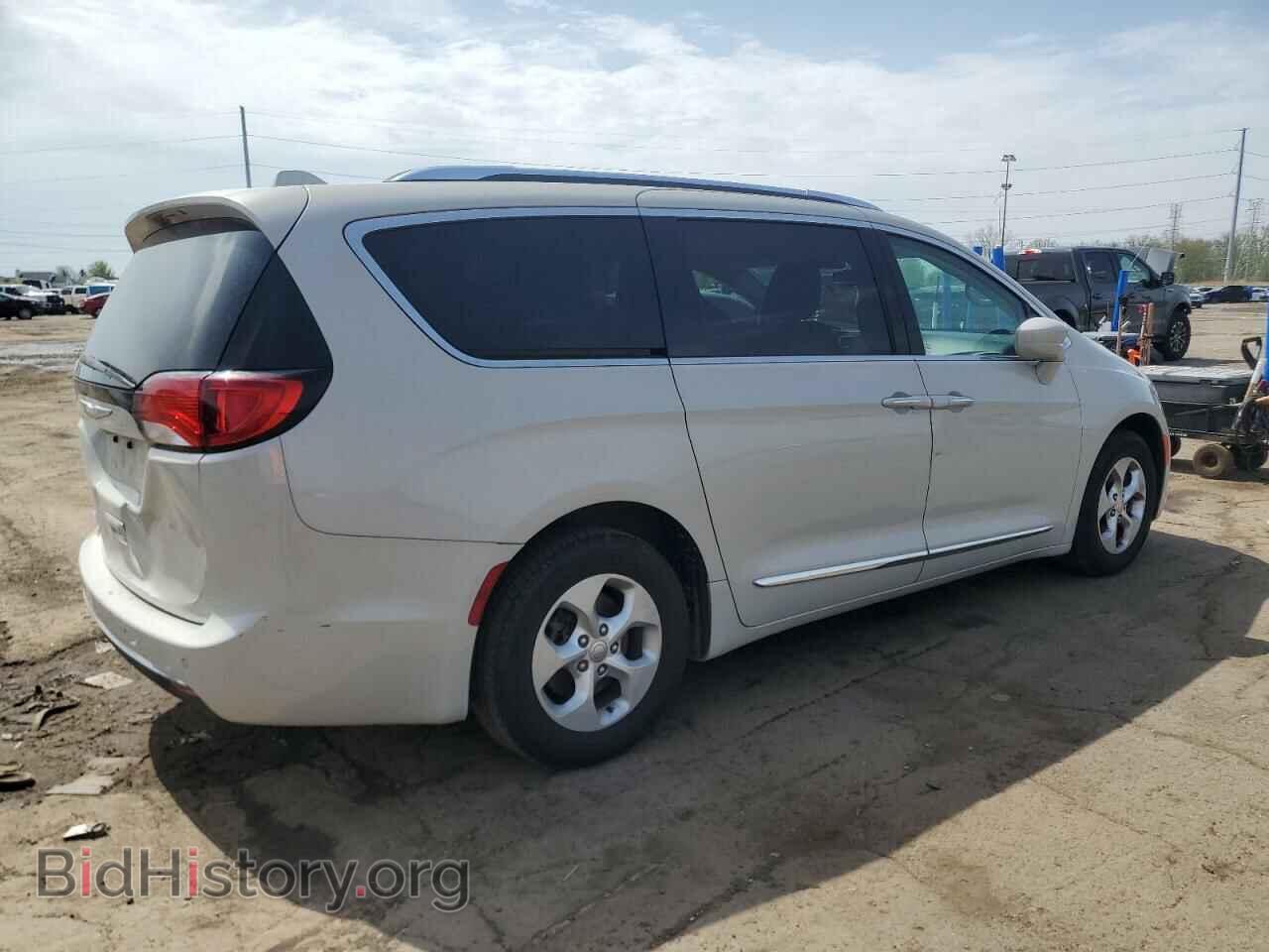 2017 CHRYSLER PACIFICA - VIN: 2C4RC1EG9HR757538 - Фото 3