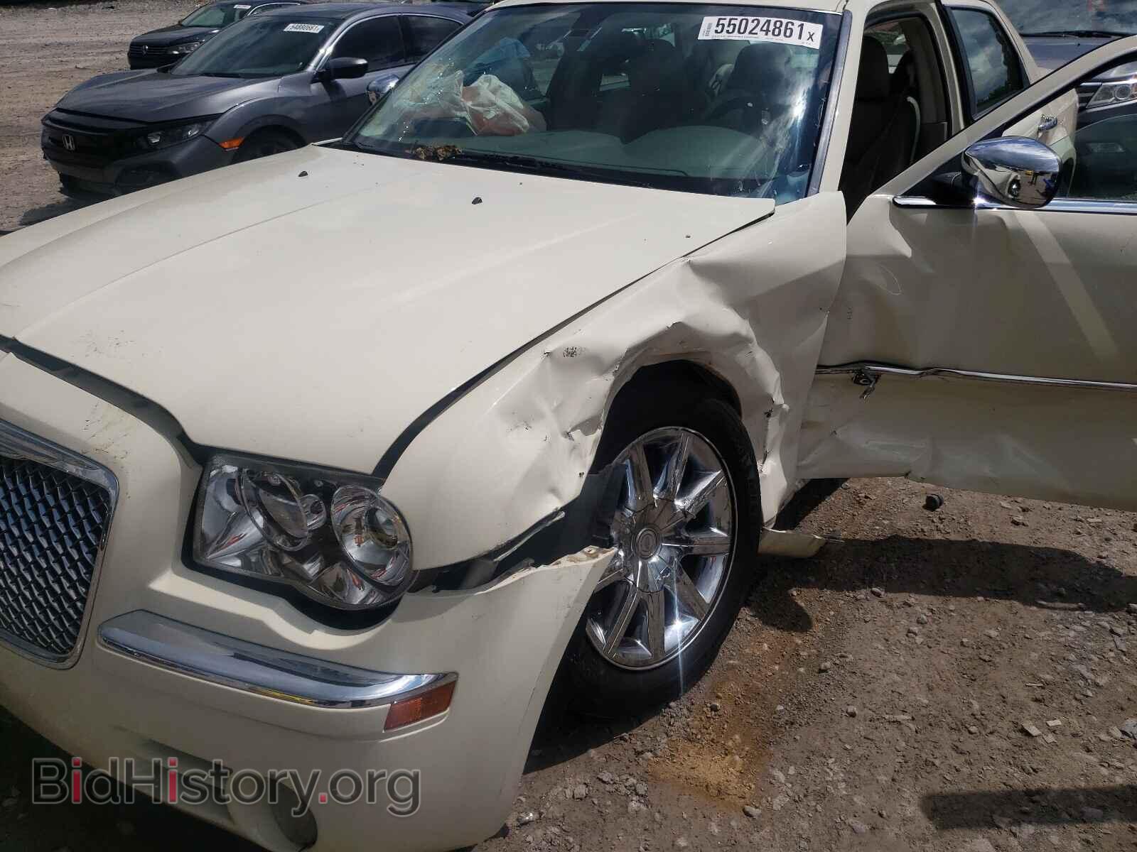 2010 CHRYSLER 300 - VIN: 2C3CA6CT6AH141398 - Фото 2