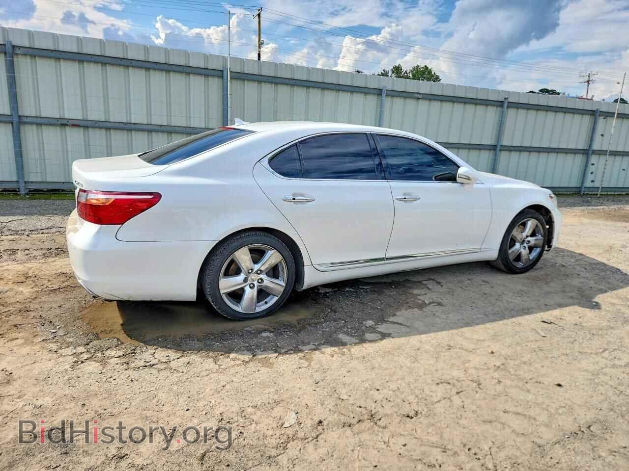 2011 LEXUS LS460 - VIN: JTHBL5EF3B5103492 - Photo 3