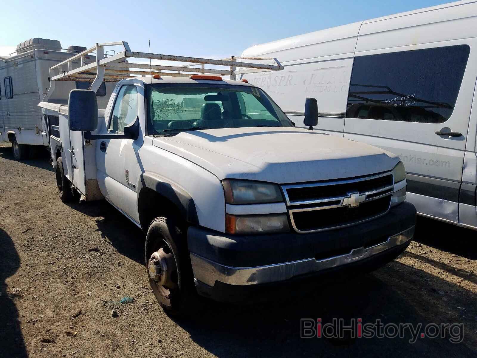 Photo 1GBJC34U96E131258 - CHEVROLET SILVERADO 2006