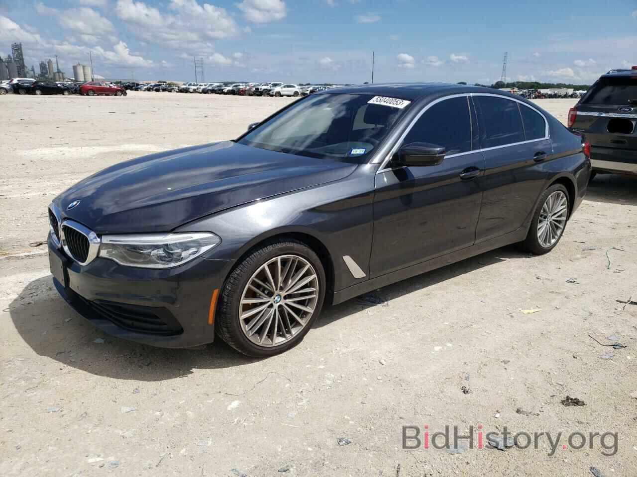 Photo WBAJE7C51KWW26790 - BMW 5 SERIES 2019