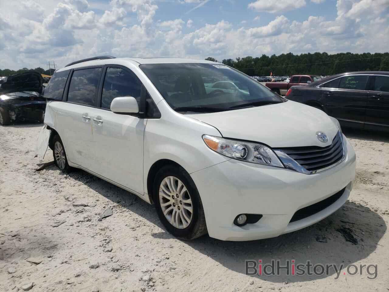 Фотография 5TDYK3DC9FS536566 - TOYOTA SIENNA 2015