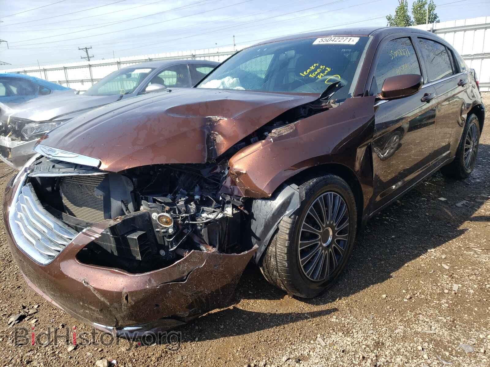 2012 CHRYSLER 200 - VIN: 1C3CCBAB3CN299799 - Фото 2
