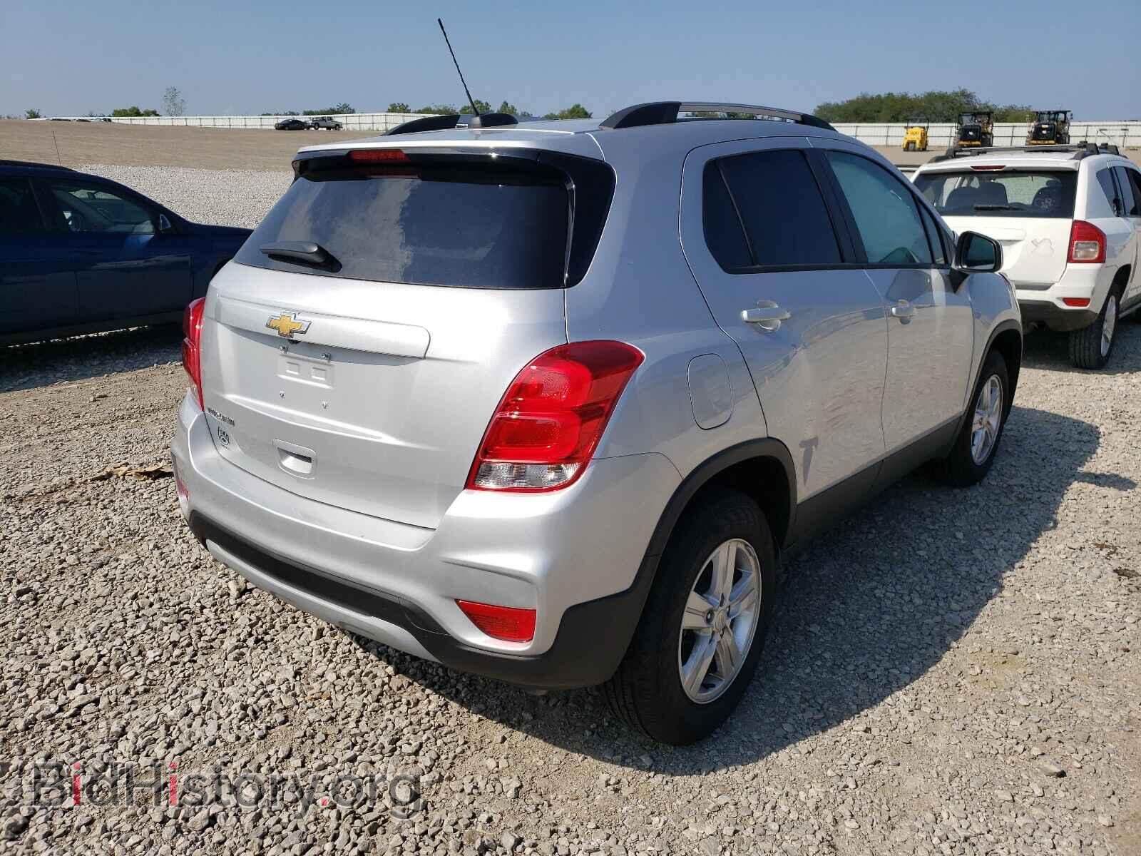 2021 CHEVROLET TRAX - VIN: KL7CJPSB1MB341707 - Фото 4