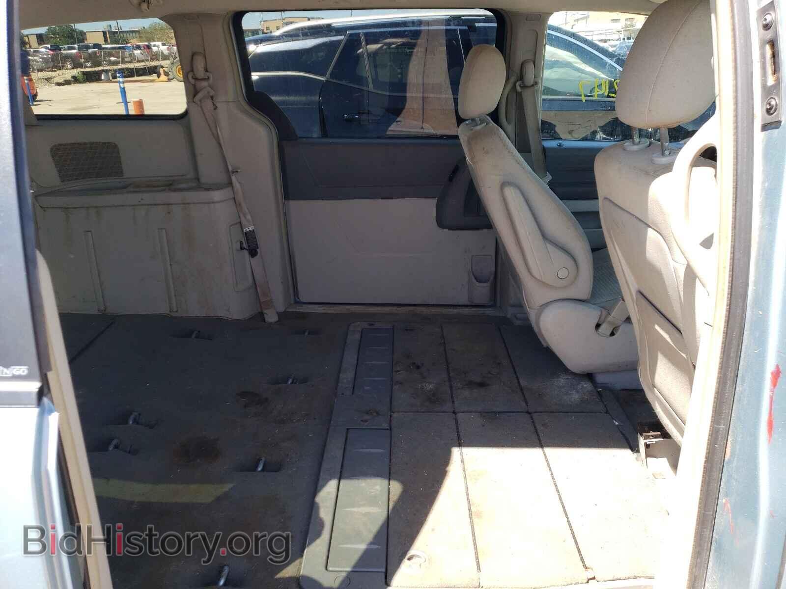 2008 CHRYSLER MINIVAN - VIN: 2A8HR44H28R134891 - Фото 6
