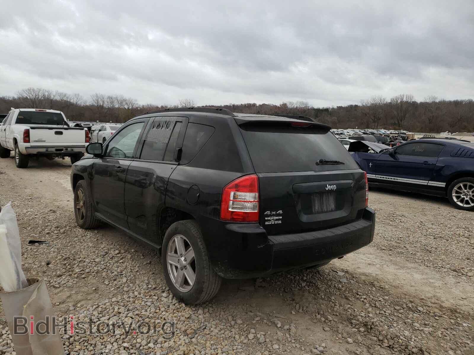 2007 JEEP COMPASS - VIN: 1J8FF47WX7D266809 - Photo 3