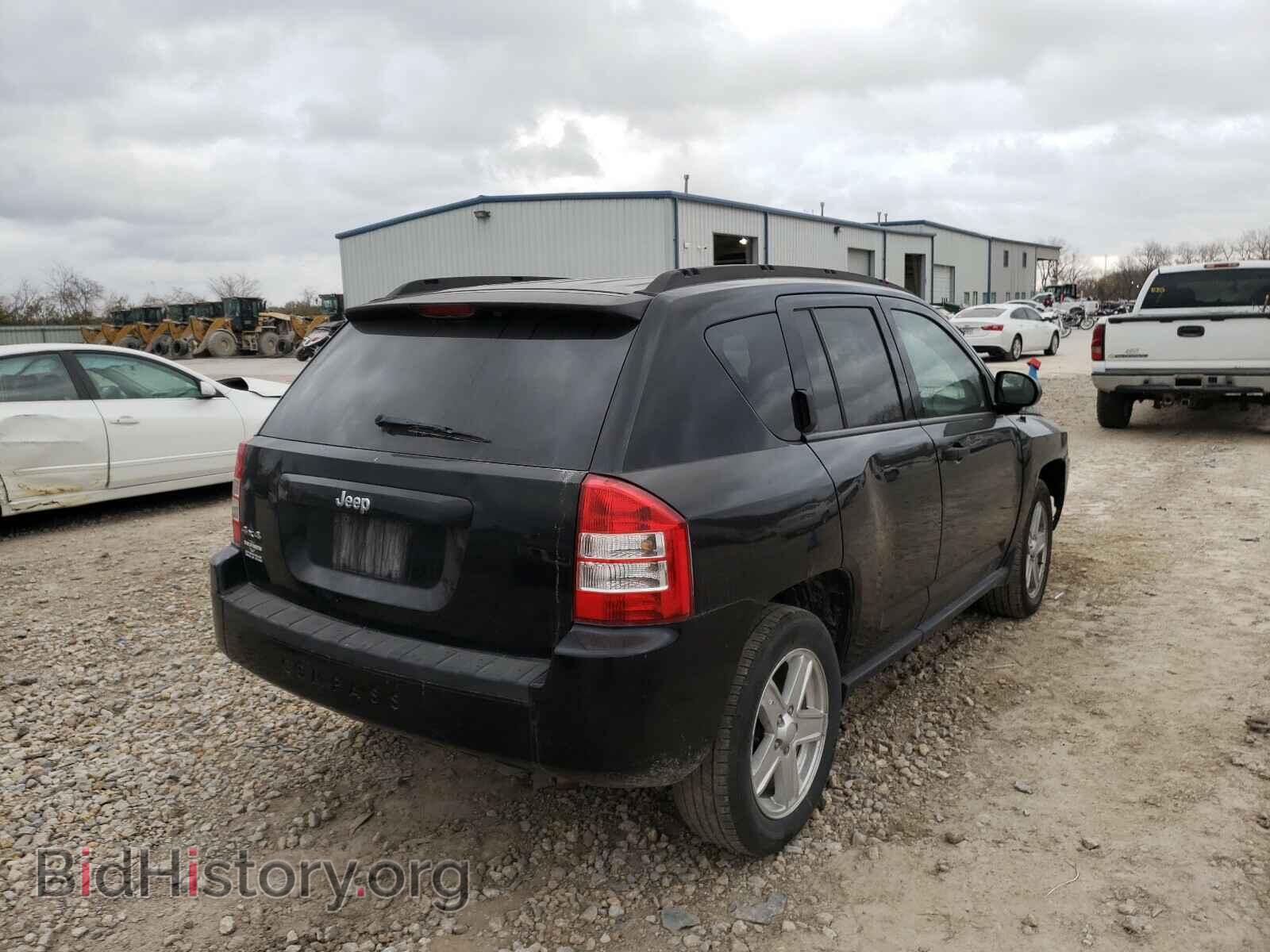 2007 JEEP COMPASS - VIN: 1J8FF47WX7D266809 - Photo 4