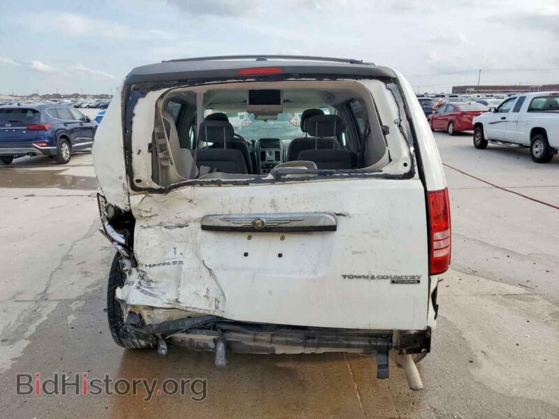 2010 Chrysler MINIVAN (VIN 2A4RR5D11AR432711) — photo 6 of 13