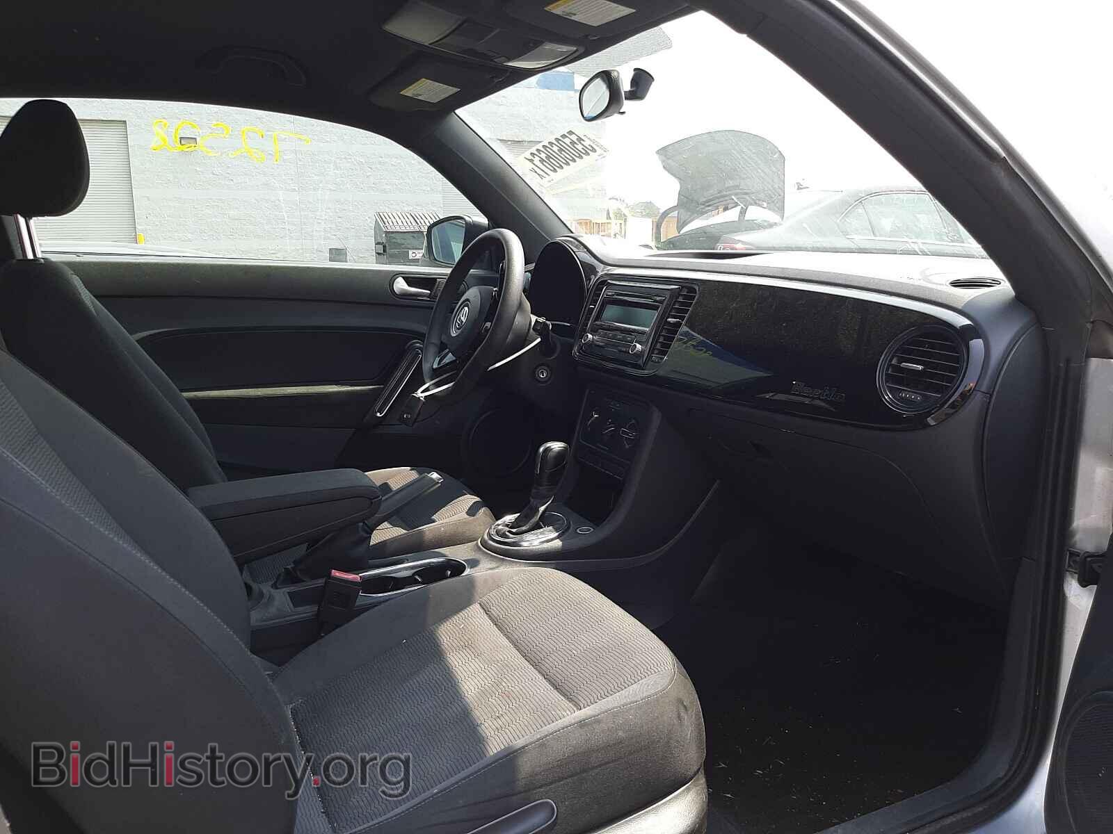 2014 VOLKSWAGEN BEETLE - VIN: 3VWFP7AT7EM622751 - Фото 5