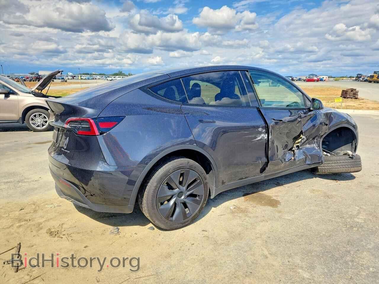 2024 TESLA MODEL Y - VIN: 7SAYGDEE8RF166407 - Фото 3