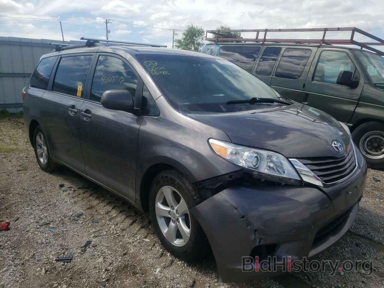 Photo 5TDKK3DC3FS648799 - TOYOTA SIENNA 2015