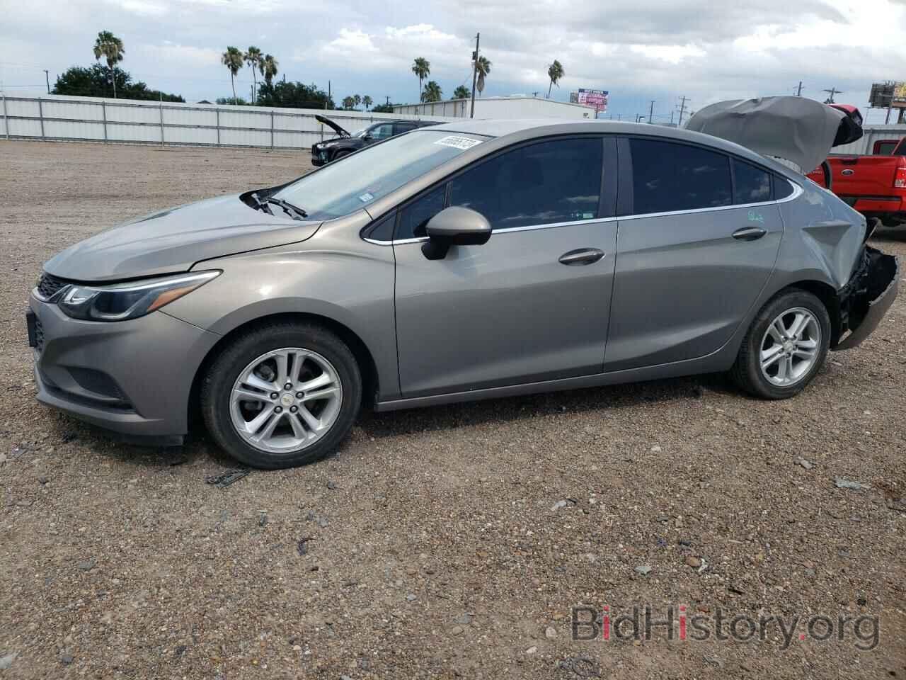 Photo 1G1BE5SM5J7146810 - CHEVROLET CRUZE 2018