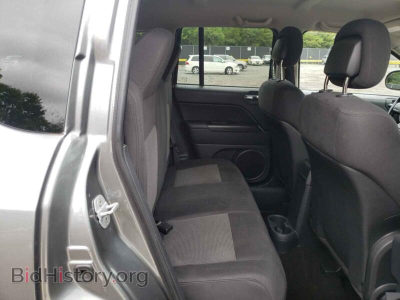 2011 Jeep COMPASS (VIN 1J4NF1FB9BD277237) — photo 6 of 10