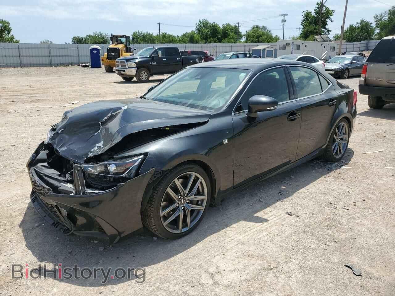 Photo JTHBA1D26J5068944 - LEXUS IS 2018