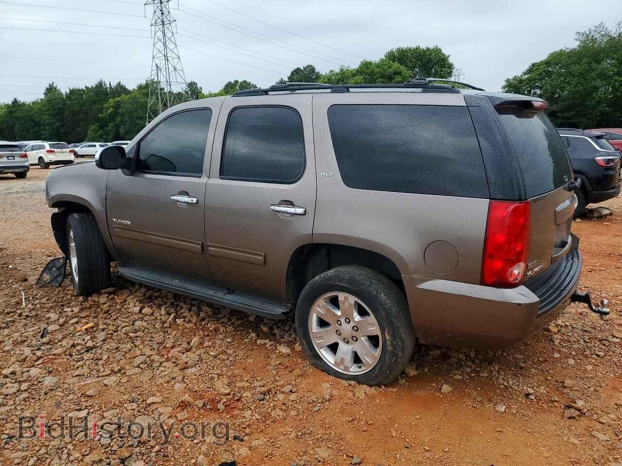 2011 GMC YUKON - VIN: 1GKS1CE00BR218006 - Photo 2