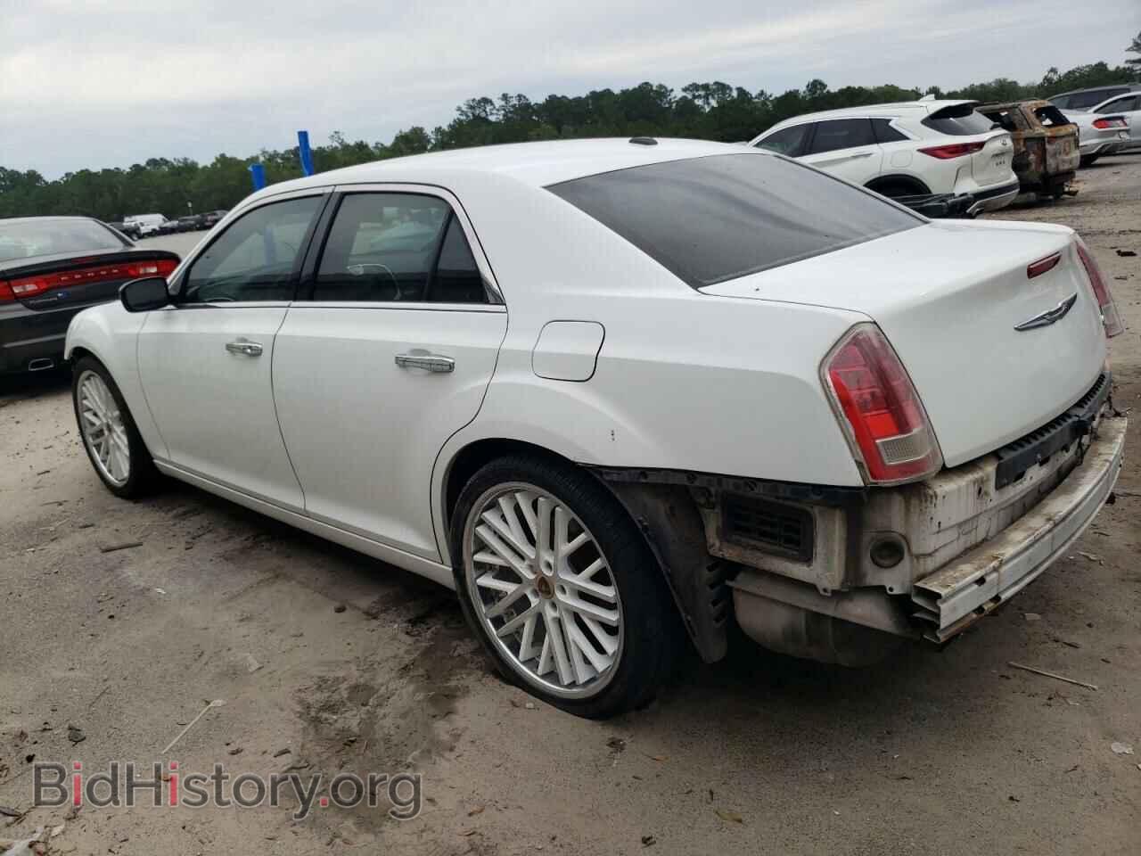2011 CHRYSLER 300 - VIN: 2C3CA5CG8BH593948 - Фото 2