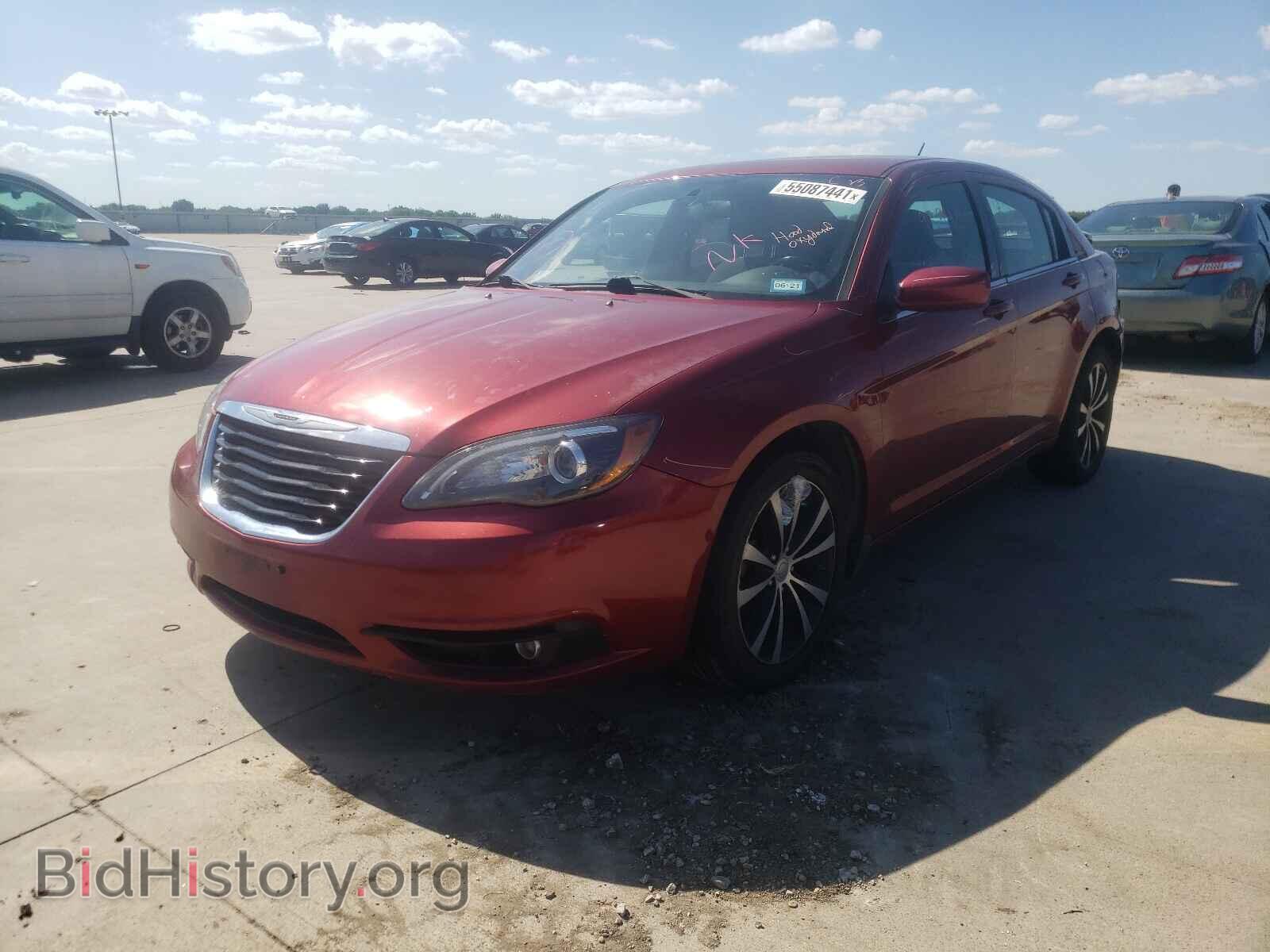 2013 CHRYSLER 200 - VIN: 1C3CCBBB2DN525136 - Фото 2