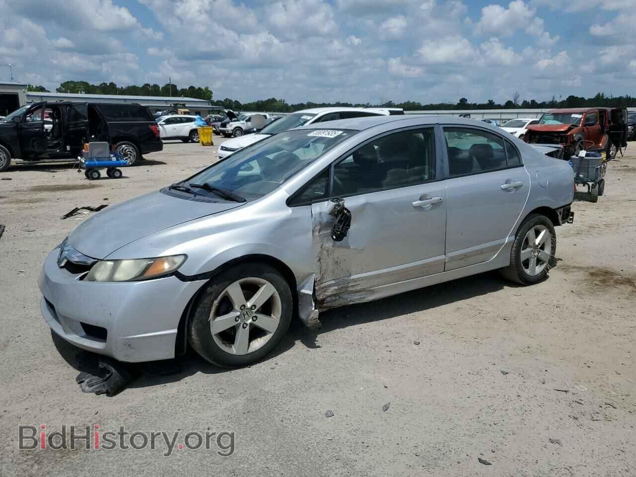 Photo 2HGFA1F67AH505069 - HONDA CIVIC 2010