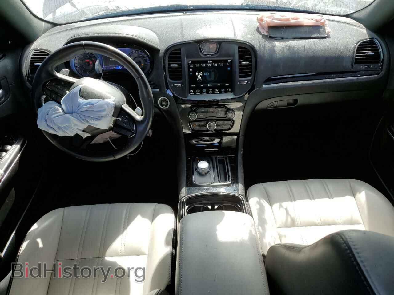 2019 CHRYSLER 300 - VIN: 2C3CCABT9KH649333 - Фото 8