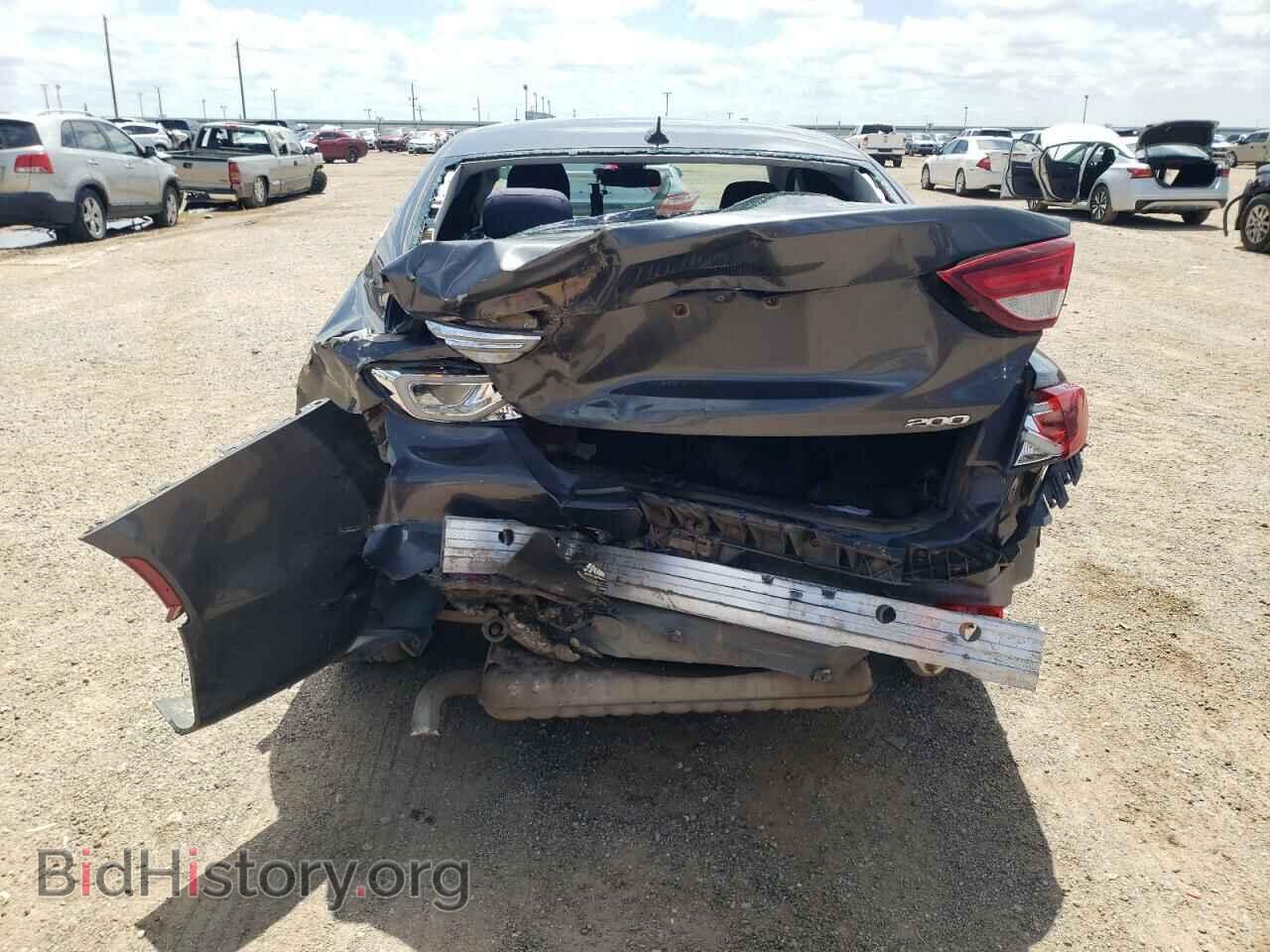 2016 CHRYSLER 200 - VIN: 1C3CCCAB4GN107074 - Фото 6