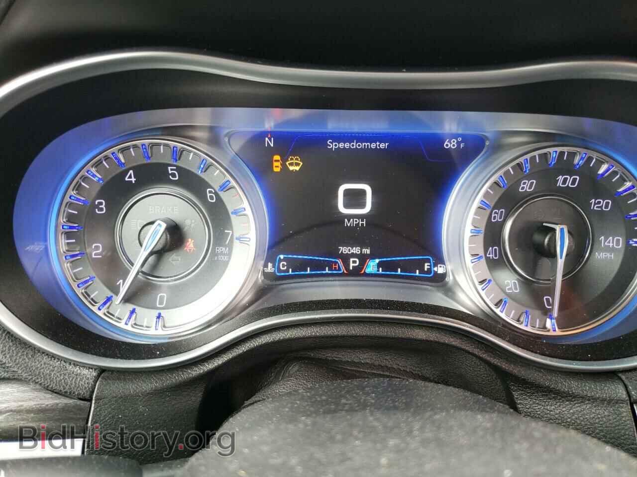 2019 CHRYSLER 300 - VIN: 2C3CCAAG7KH577729 - Фото 9