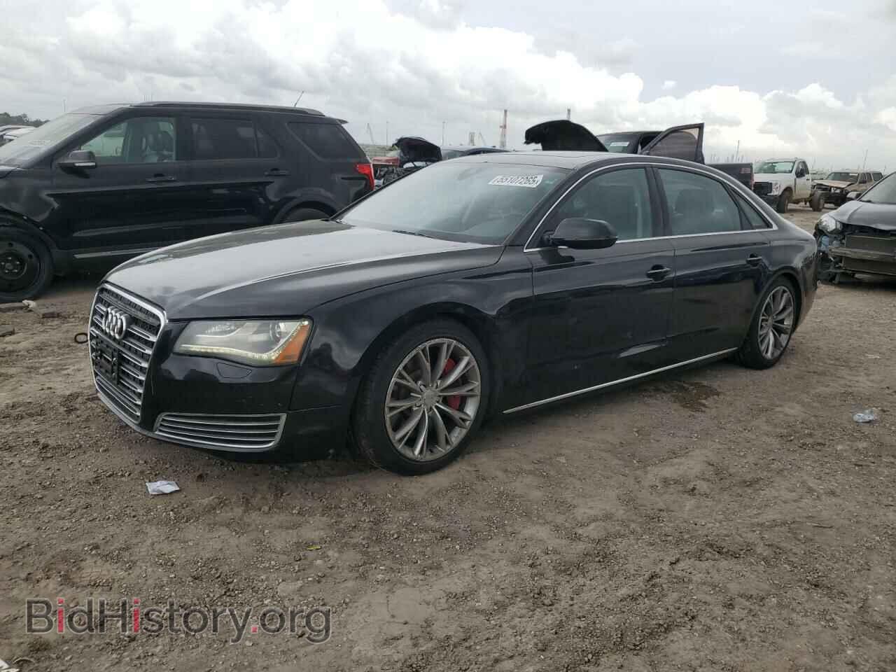 Photo WAURVAFD1BN005137 - AUDI A8 2011