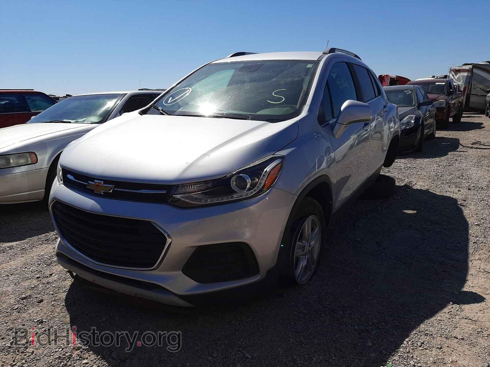 2017 CHEVROLET TRAX - VIN: 3GNCJLSB7HL285487 - Фото 2