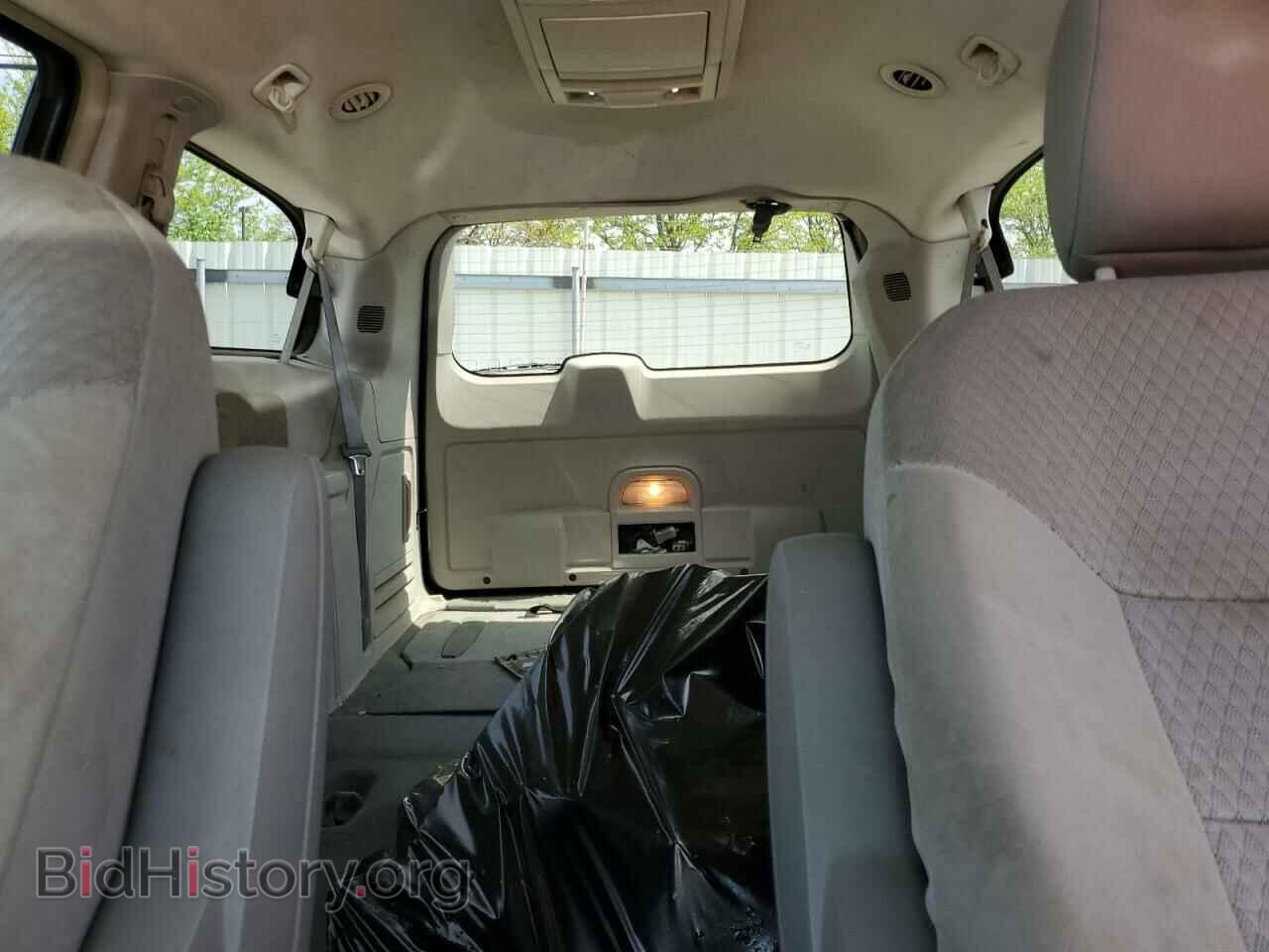 2008 CHRYSLER MINIVAN - VIN: 2A8HR54P58R714357 - Фото 10