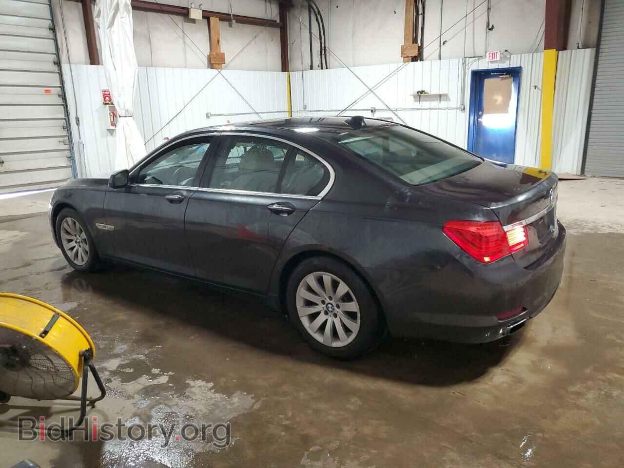 2011 BMW 7 SERIES - VIN: WBAKC6C51BC394293 - Фото 2