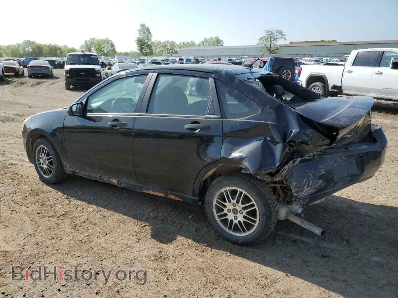 2011 FORD FOCUS - VIN: 1FAHP3FN2BW163693 - Фото 2