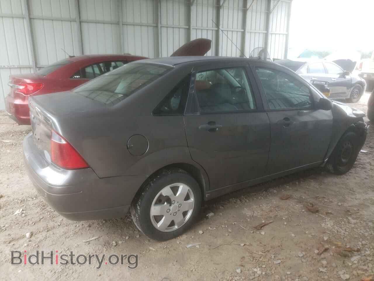 2007 FORD FOCUS - VIN: 1FAFP34N27W229077 - Photo 3