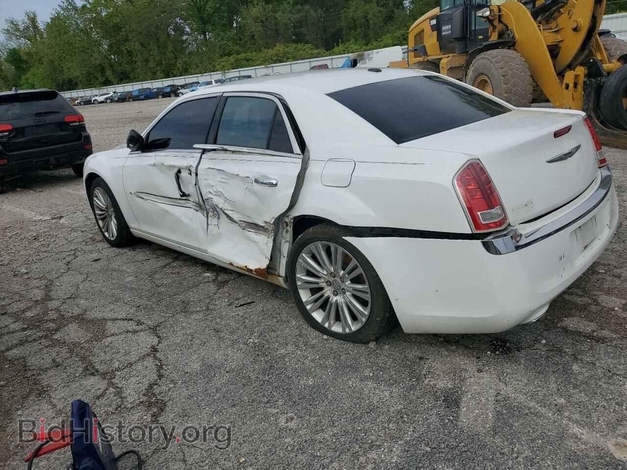 2011 CHRYSLER 300 - VIN: 2C3CA5CG4BH585166 - Фото 2