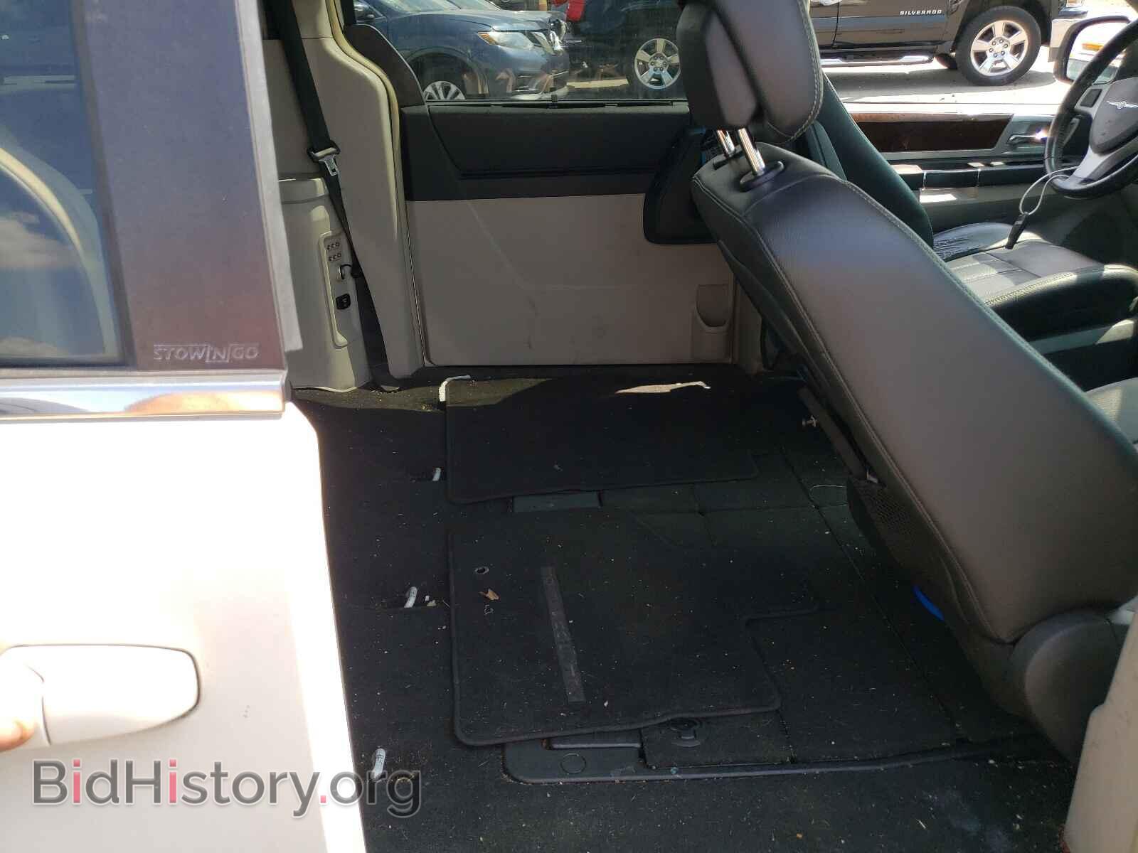 2010 CHRYSLER MINIVAN - VIN: 2A4RR8D13AR357348 - Фото 6